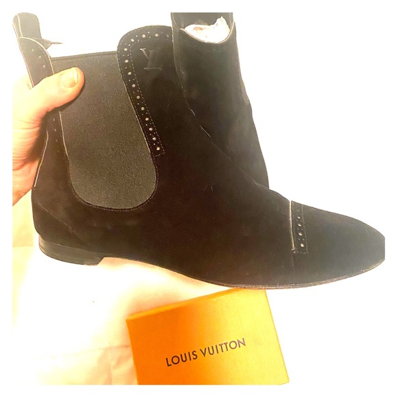 louis Vuitton boots size 8.5-9 black 💯auth